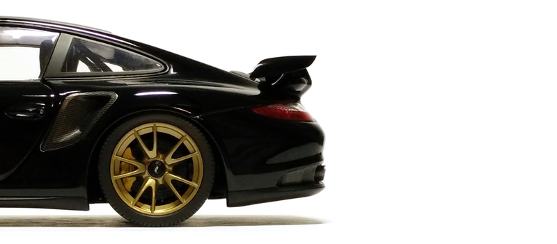 Illustration for article titled Porsche 911 GT2 RS by Minichamps
